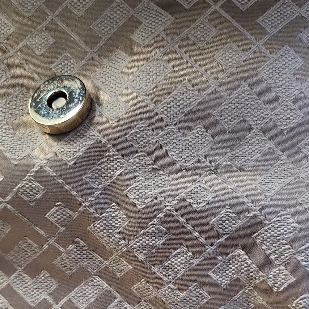 Tommy Hilfiger Beige and Brown Crossbody Bag! - Picture 2 of 3